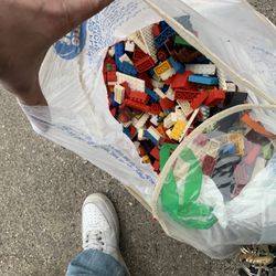 15 Lbs Of Legos