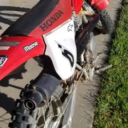 02 Honda 80 XR Dirtbike.
