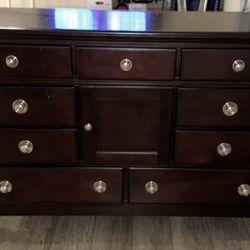 Dressers & Night stands