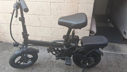 Chalk Black Electric Bike with keys and charger. 20 available