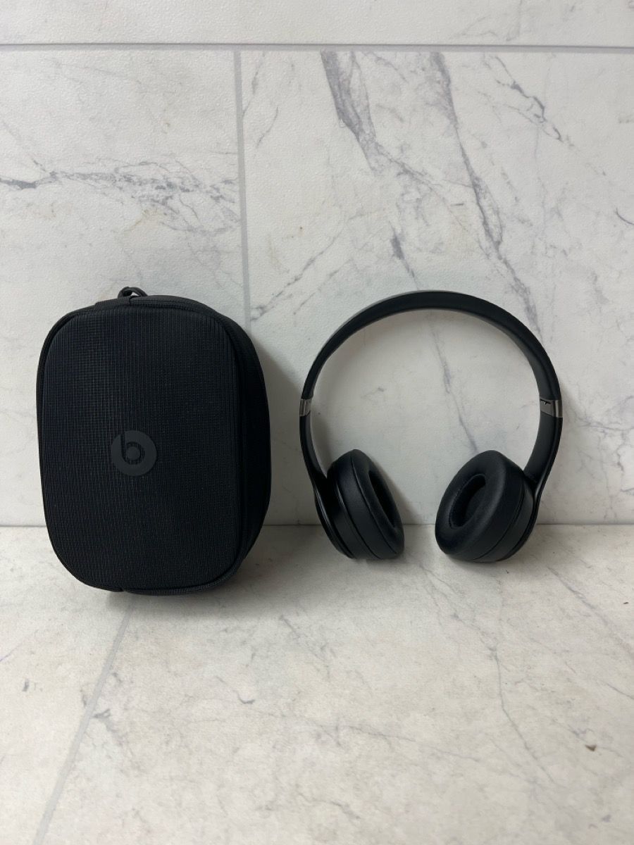 Beats Solo 4 Bluetooth Wireless On-Ear Headphones (PO1017154)
