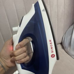 SINGER Steam Iron 
