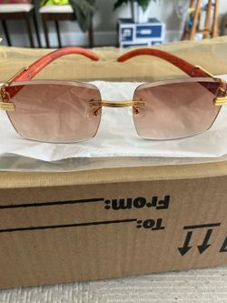 Woman’s Sunglasses