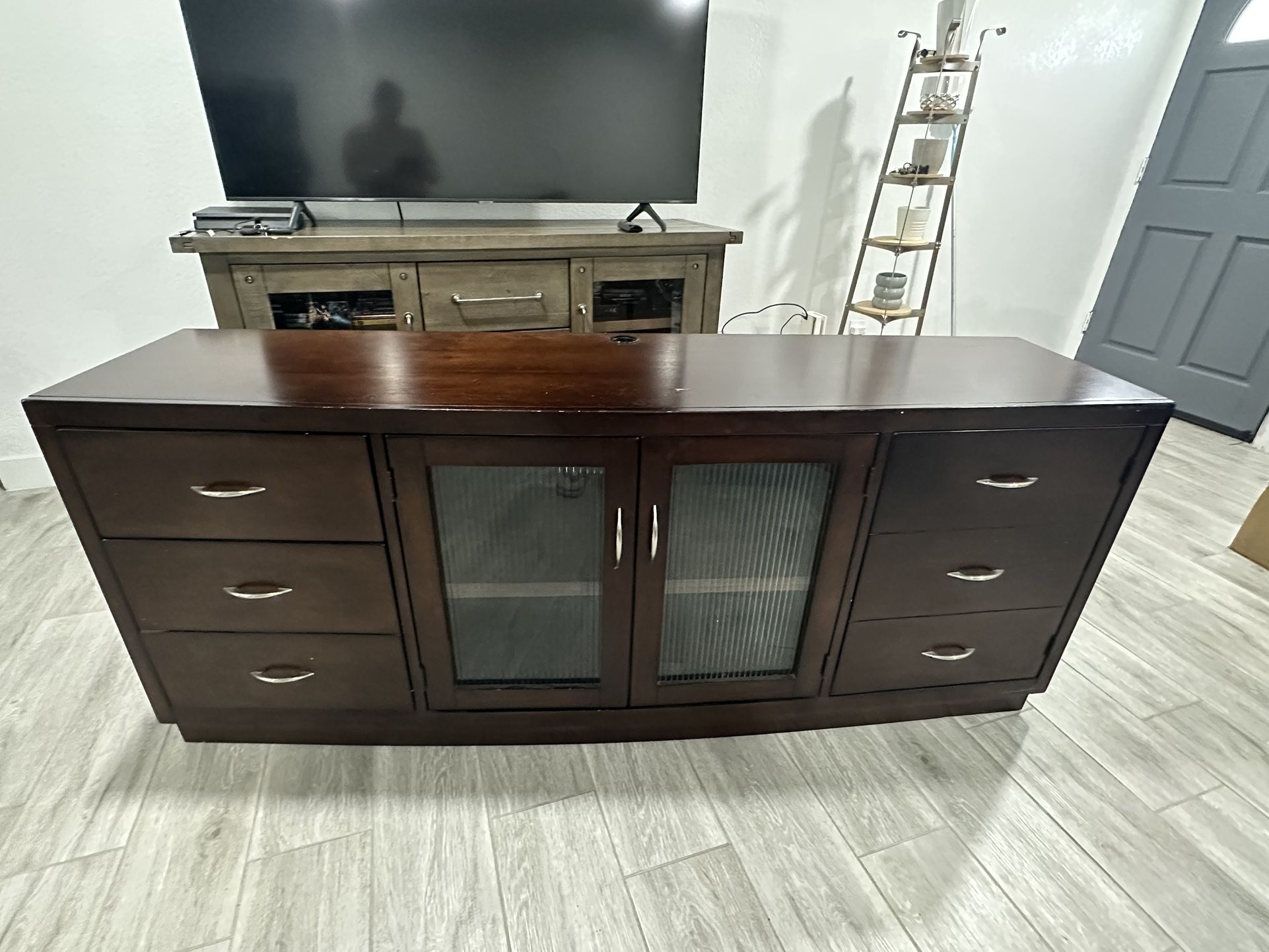 Tv Stand/Console