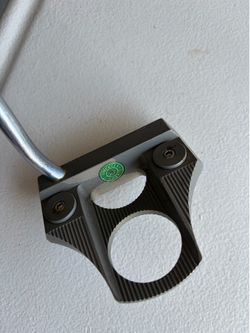 Heavy putter, newer grip