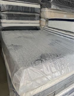 Queen size memory foam mattress