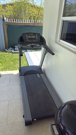 Performance Series Treadmill