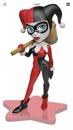 Harley Quinn vinyl vixen figure