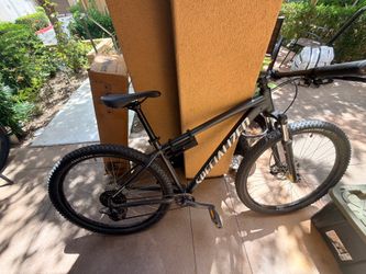 2024 Specialized Rockhopper Sport