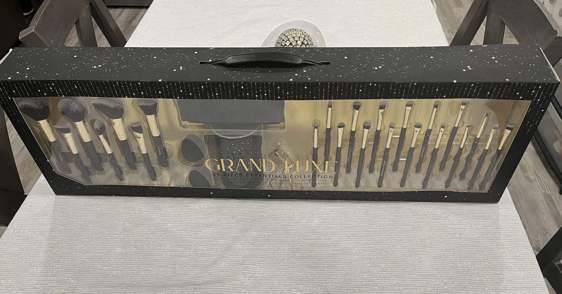 Viral Grand Luxe 28 Pc Makeup Set!