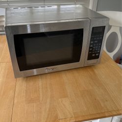 Small Working Microwave $10