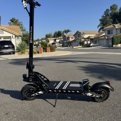 Dual-motor high-speed electric scooter