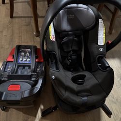 Britax Infant Car Seat With 2 Bases