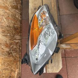 2009 Nissan Altima headlight