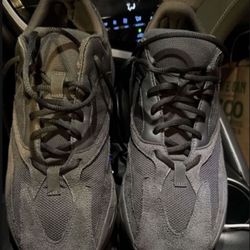 Yeezy 700 Sneakers