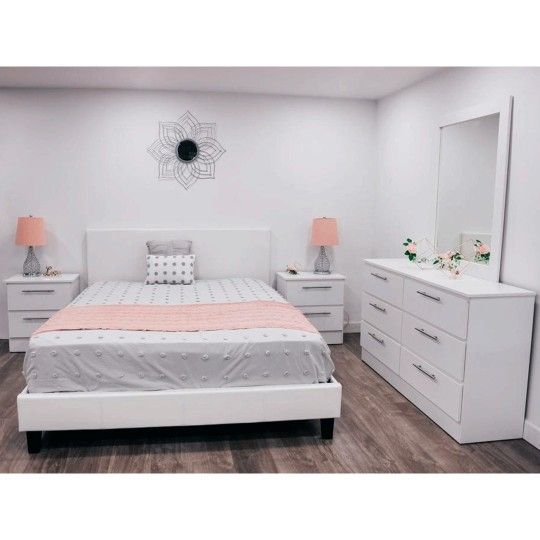 Bedroom Set *** Sold Separately Too ****** Juego De Cuarto **** Se Puede Vender Por Separado ***