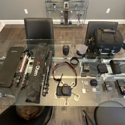 CANON 6D WITH 24-105 f/4L IS & MANY ACCESSORIES 