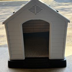 Outdoor Dog/Cat House