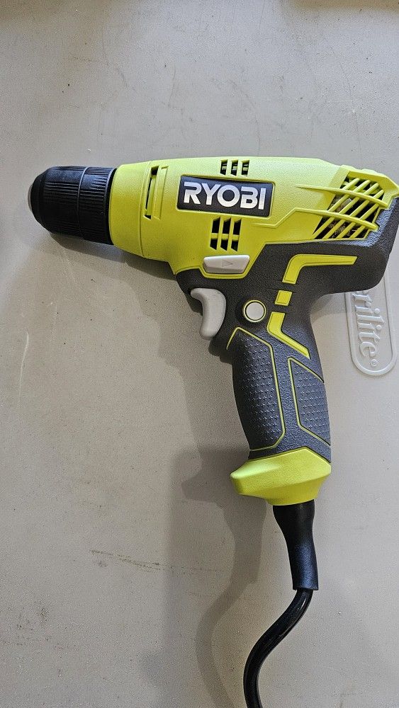 Ryobi Corded Drill D43 With Drill Bit Kit.