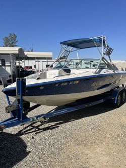 2004 Centurion Competition Wakeboard Boat