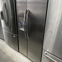 FRIGIDAIRE SIDE BY SIDE REFRIGERATOR