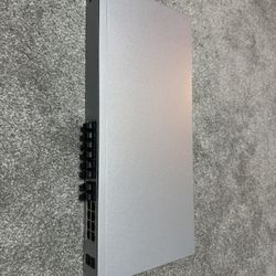 Ubiquiti UniFi Network Switch. USW 24