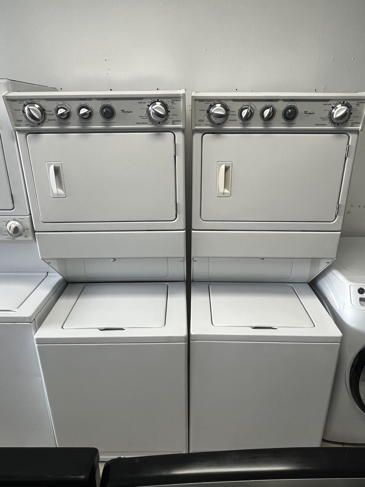 Washer And Dryer Whirlpool 27” Combo 