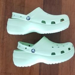 Crocs Platform Mint Green Women Size 7 $25