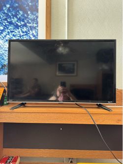 32 inch Roku tv with remote