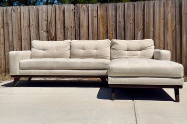 Modern Cream Chaise Sectional Sofa – Delivery Available 🚚
