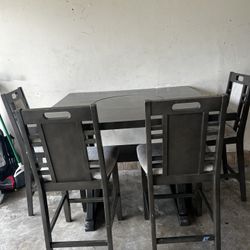 $125.00 OBO. Dinning Table With 4 Chairs, Dark Grey/brown Color 