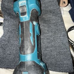 Makita 18V Lithium Ion Cut Out Tool Makita 