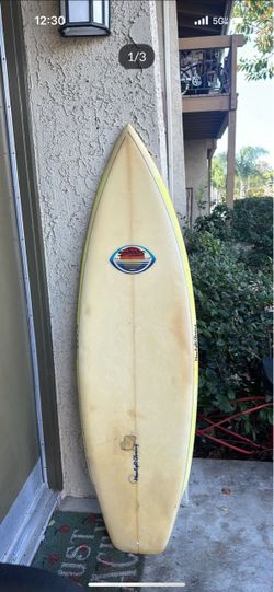 Vintage 2+1 twin fin surfboard