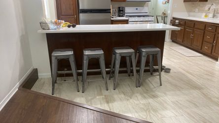24” bar stools