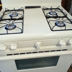 Thanksgiving Is 3 Weeks Away!Very Clean Gas Stove Works Great Free Delivery 