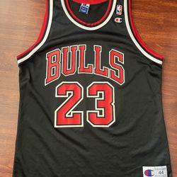 Vtg Champion Chicago Bulls Michael Jordan #23 Jersey SZ 44 Mens L NBA Black