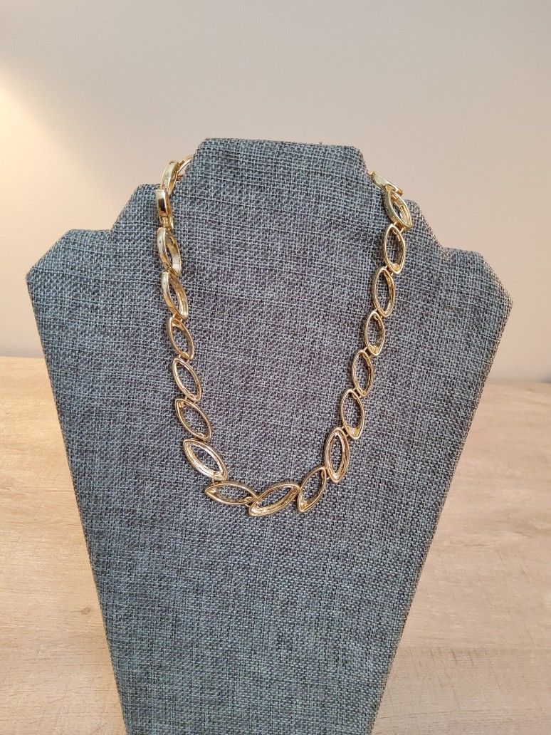 Gold Plated Necklace . Size . 8"