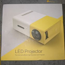 LED PROJECTOR 