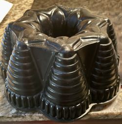 Vintage USA NORDIC WARE Fiesta Party Bundt Cake Pan Cast Aluminum Non Stick, Christina Tree...