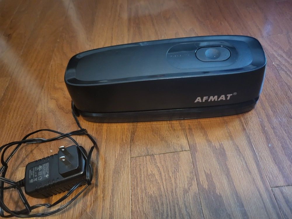 Electric 3 Hole Punch