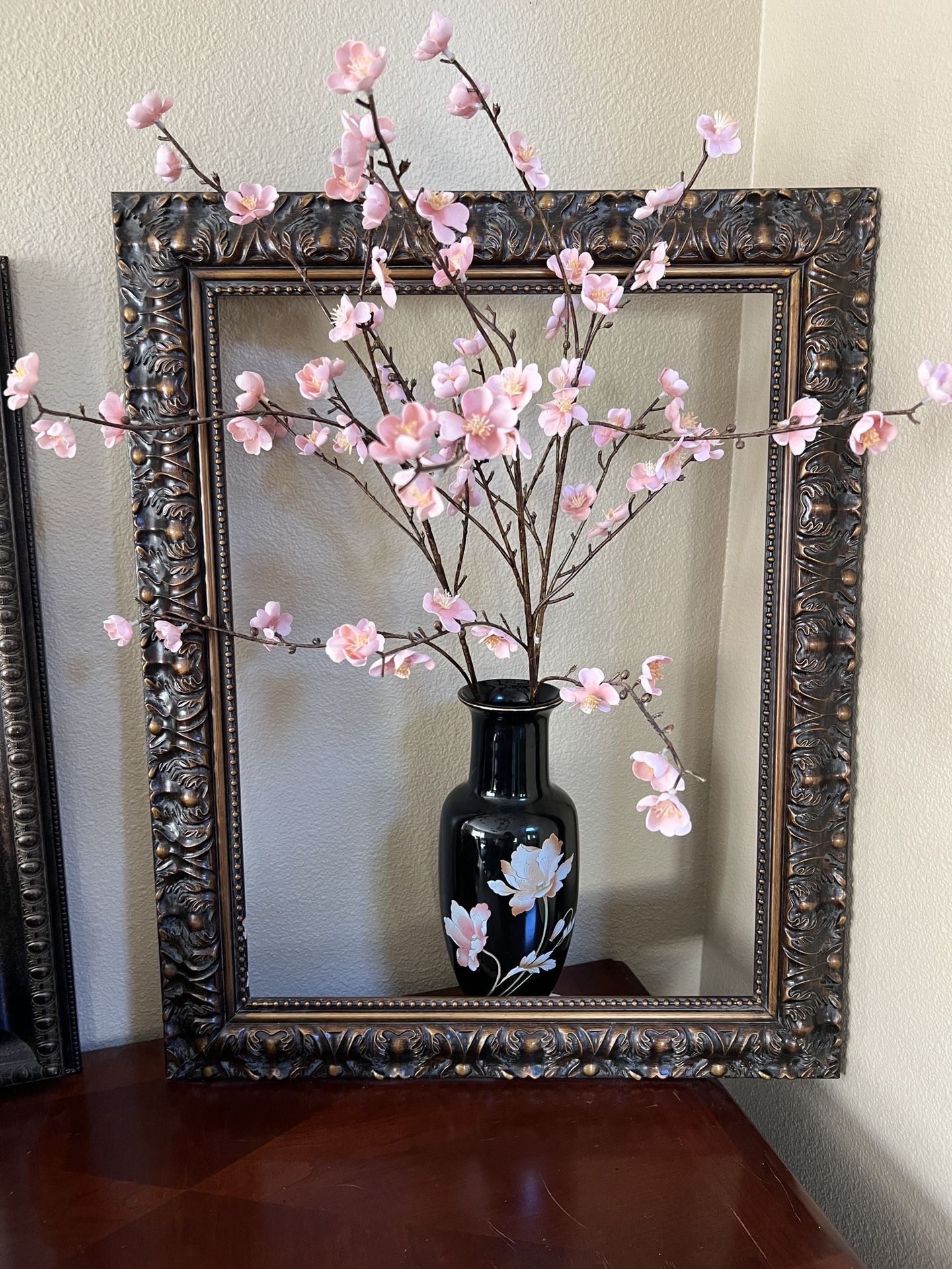 Beautiful Frame With Or Without Vase And Flowers