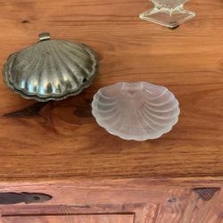 Clam Server With Intact Glass Insert