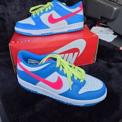 Dunks Sz 7Y