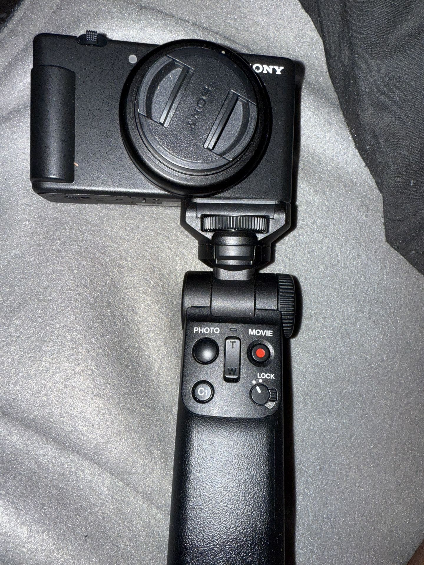 Sony - ZV-1F Vlog Camera for Content Creators and Vloggers - Black