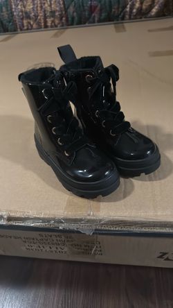 Girls boots size 8
