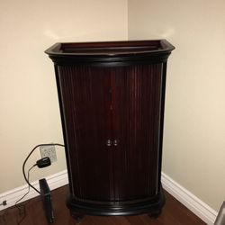 Bombay Company 3 Shelves Commode