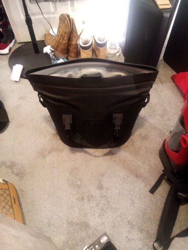 Yeti Easy Load Cooler
