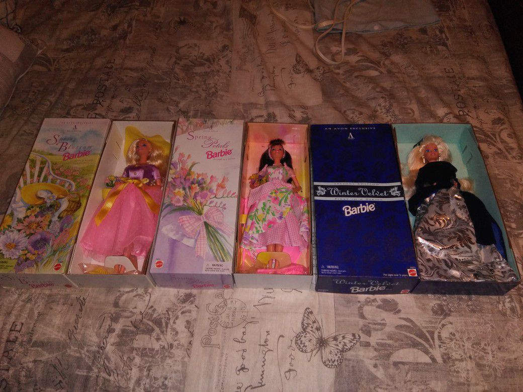 3 collectable Barbie dolls