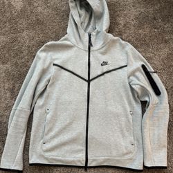 Nike Tech Grey Fleece