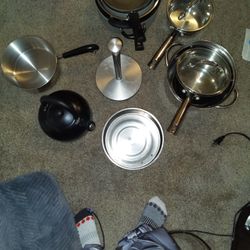 Pan set, Tea Kettle, Utensils Holders, Paper Towel Holder